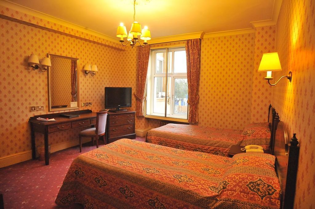 The Westland Hotel Лондон Экстерьер фото